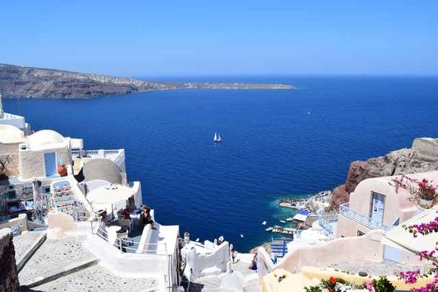 Grecja znosi kwarantannę dla turystów